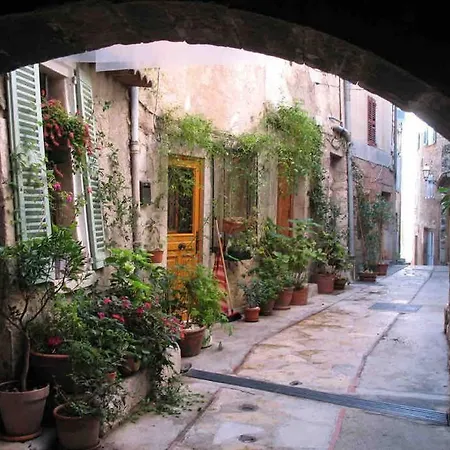 Apartment Calme Et Agreable Avec Acces Jardin Partage *