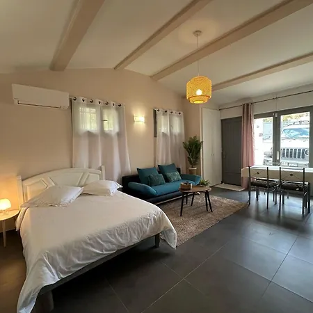 Calme Et Agreable Avec Acces Jardin Partage Apartment
